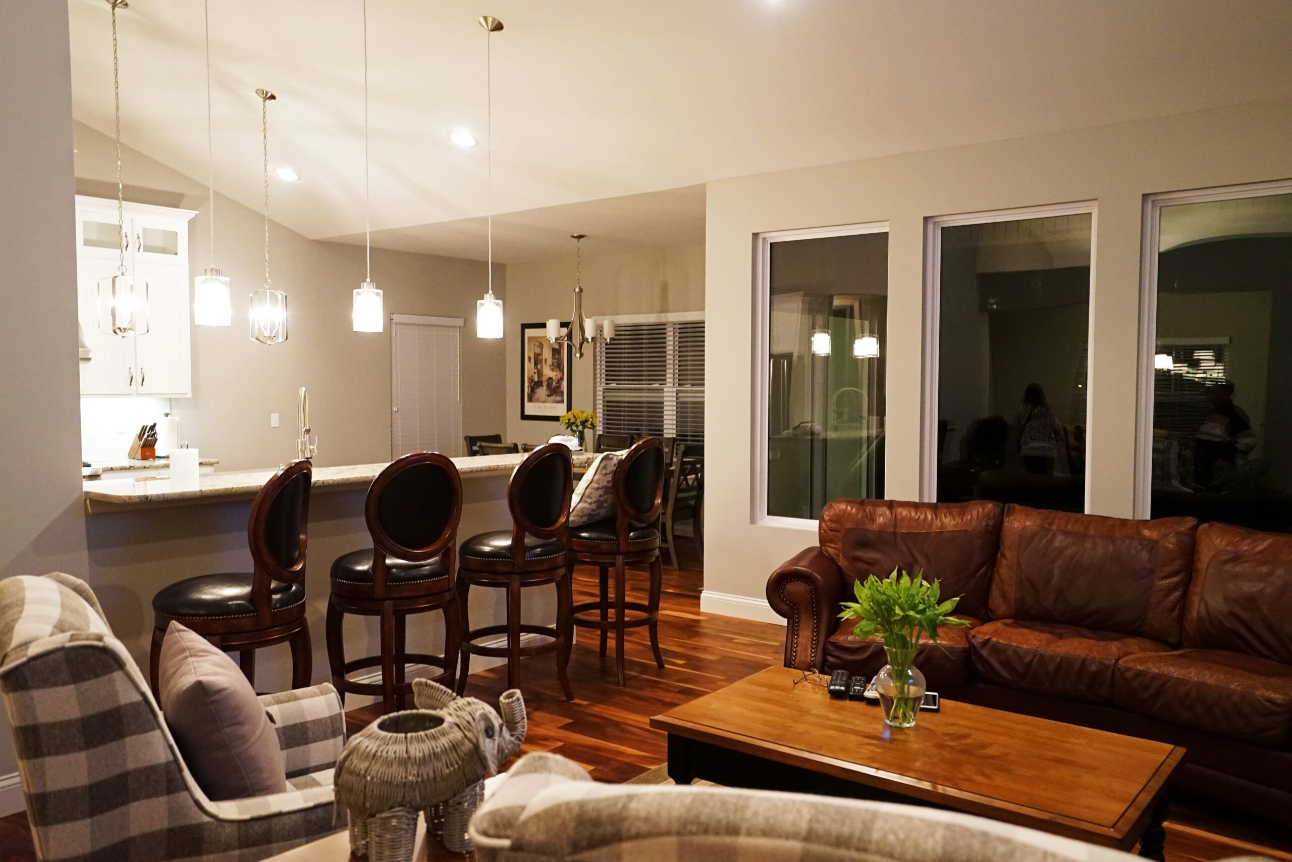 interior-design-decoration-living-room-kitchen-bar